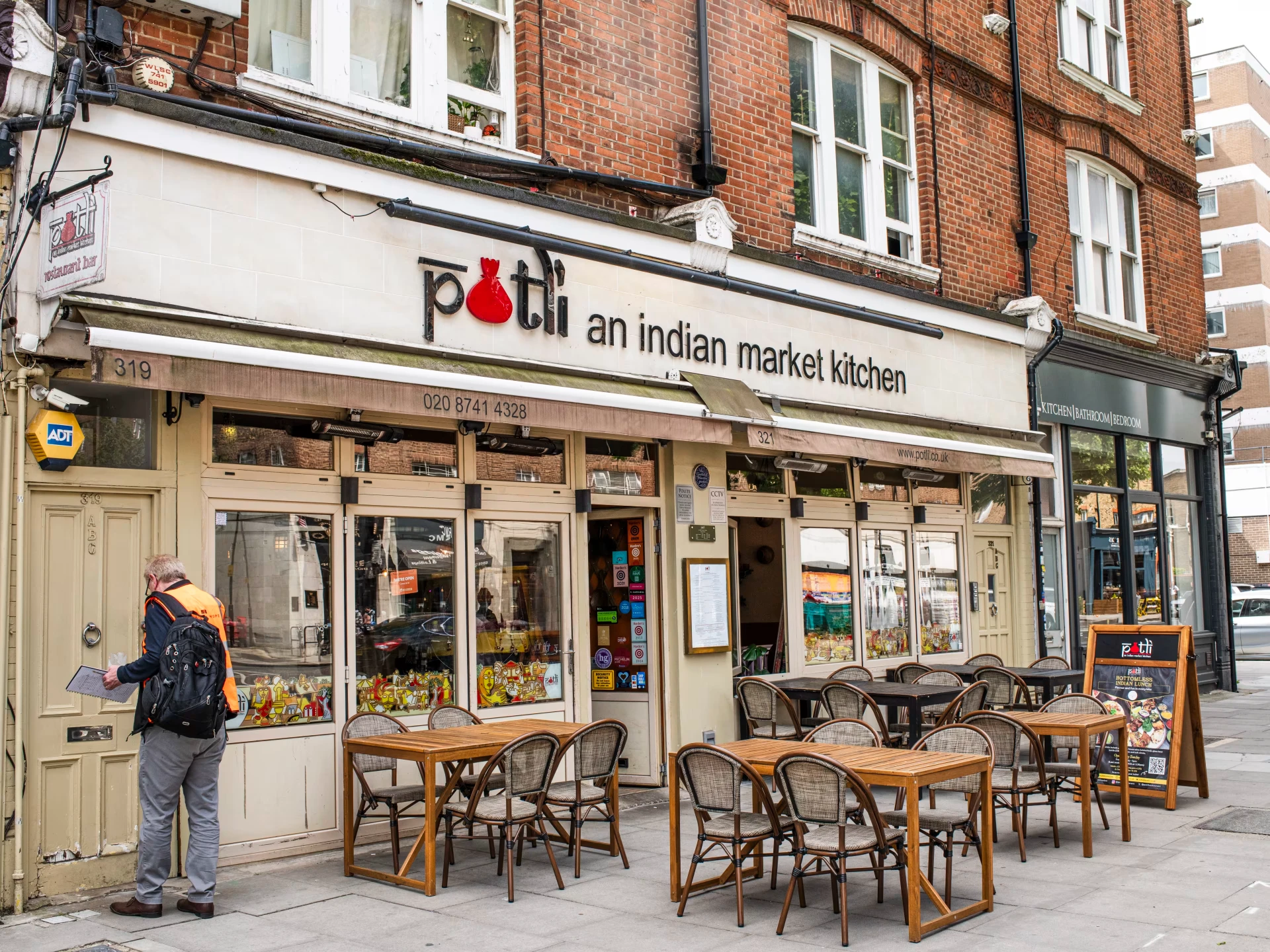 The Potli shopfront on King Street with pavement tables